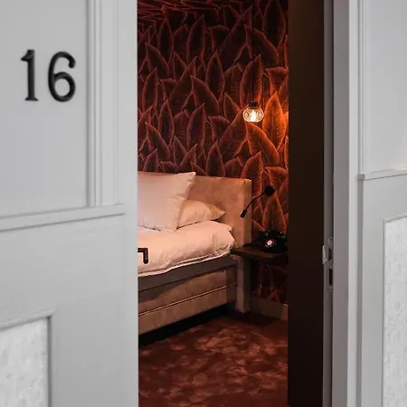 호텔 The Yard Noordkade 4*
