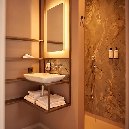 Отель The Yard Noordkade 4*
