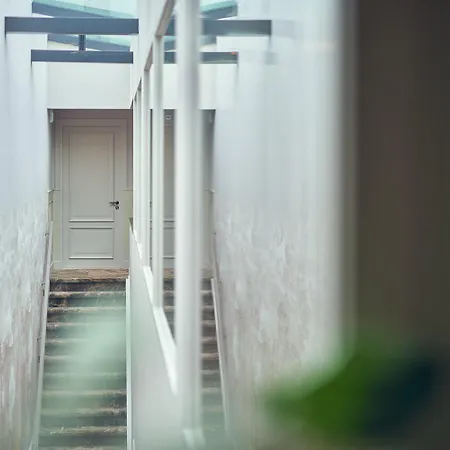 호텔 The Yard Noordkade 4*