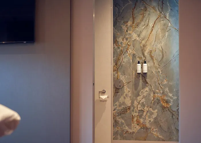 The Yard Noordkade Hotel